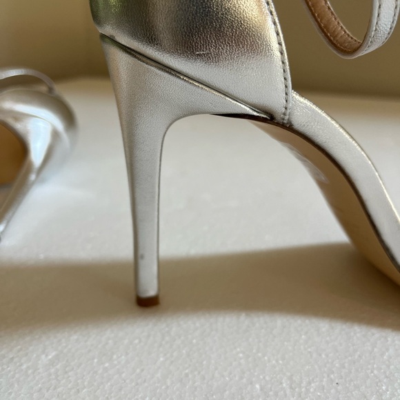 Rachel Zoe Silver Metallic Sandals. Worn once. Size 9. Excellent condition! - Picture 6 of 7